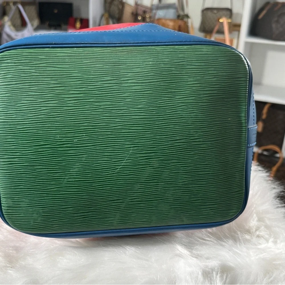 Louis Vuitton LV Shoulder Bag Noe Red Epi - Picture 13 of 15